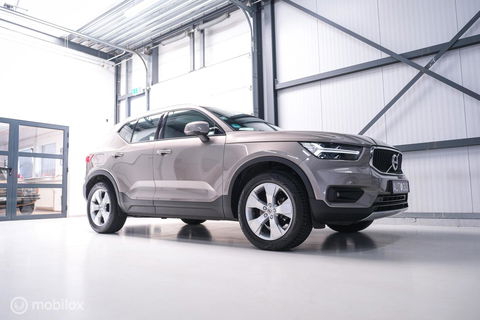Volvo XC40 1.5 T2 Momentum | Schuifdak | Trekhaak | Camera | LED | stoel & stuurwielwarming |