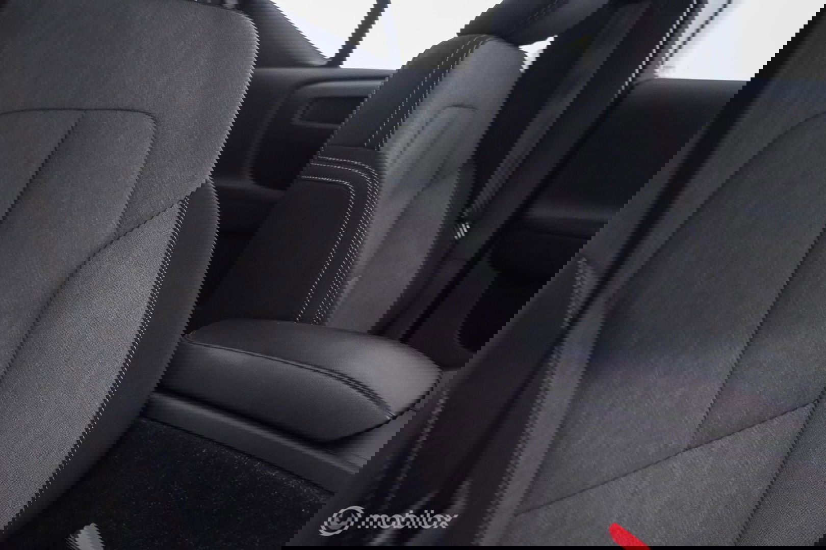 Volvo XC40 1.5 T2 Momentum | Schuifdak | Trekhaak | Camera | LED | stoel & stuurwielwarming |