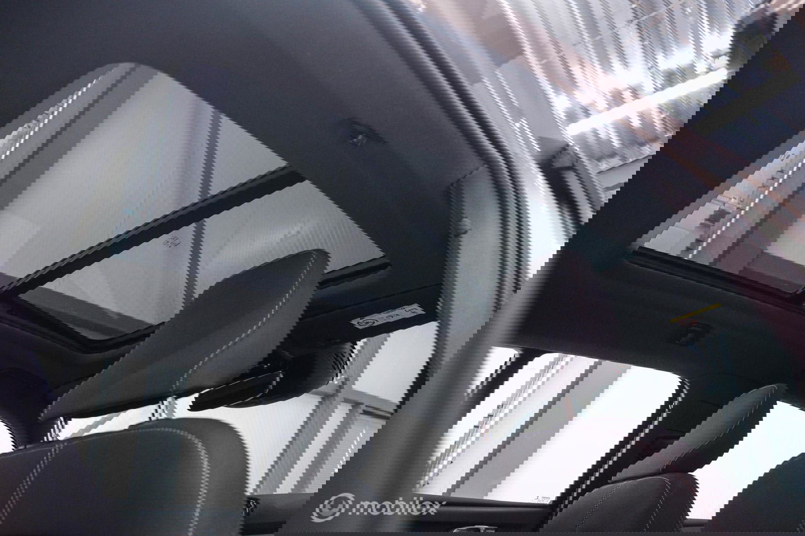 Volvo XC40 1.5 T2 Momentum | Schuifdak | Trekhaak | Camera | LED | stoel & stuurwielwarming |