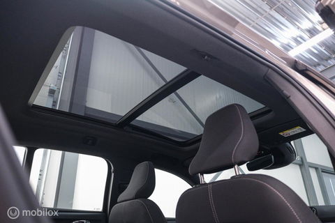 Volvo XC40 1.5 T2 Momentum | Schuifdak | Trekhaak | Camera | LED | stoel & stuurwielwarming |