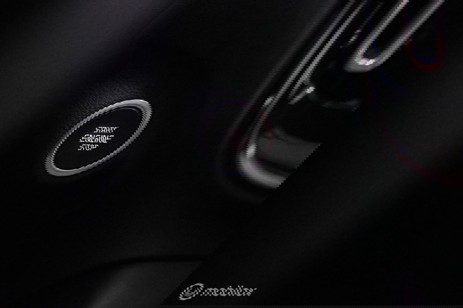 Volvo XC40 1.5 T2 Momentum | Schuifdak | Trekhaak | Camera | LED | stoel & stuurwielwarming |