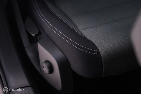Volvo XC40 1.5 T2 Momentum | Schuifdak | Trekhaak | Camera | LED | stoel & stuurwielwarming |
