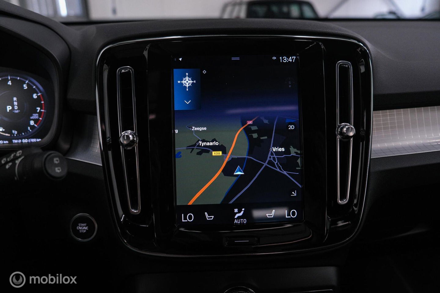 Volvo XC40 1.5 T2 Momentum | Schuifdak | Trekhaak | Camera | LED | stoel & stuurwielwarming |