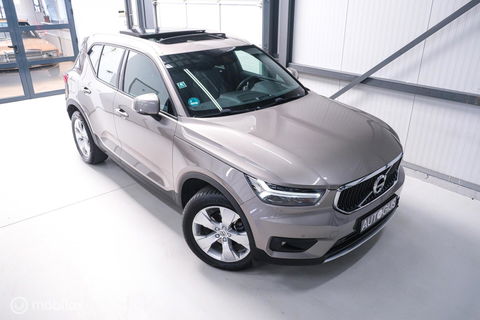 Volvo XC40 1.5 T2 Momentum | Schuifdak | Trekhaak | Camera | LED | stoel & stuurwielwarming |