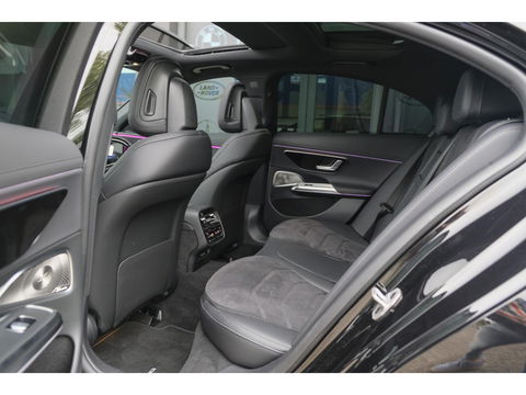 Mercedes-Benz E-Klasse E300e AMG 313pk Hybrid Panoramadak Hyperscreen Burmester 4D Night pakket NLauto NIEUW NIEUW NIEUW!!!
