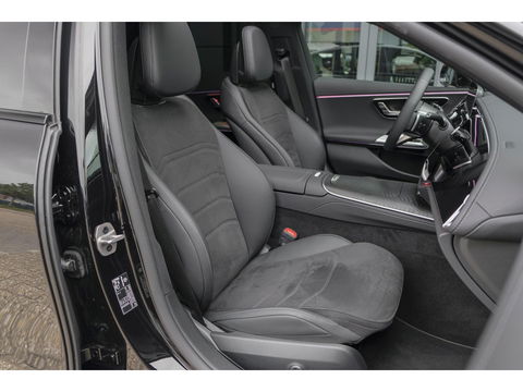 Mercedes-Benz E-Klasse E300e AMG 313pk Hybrid Panoramadak Hyperscreen Burmester 4D Night pakket NLauto NIEUW NIEUW NIEUW!!!