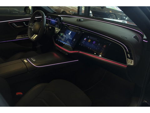 Mercedes-Benz E-Klasse E300e AMG 313pk Hybrid Panoramadak Hyperscreen Burmester 4D Night pakket NLauto NIEUW NIEUW NIEUW!!!