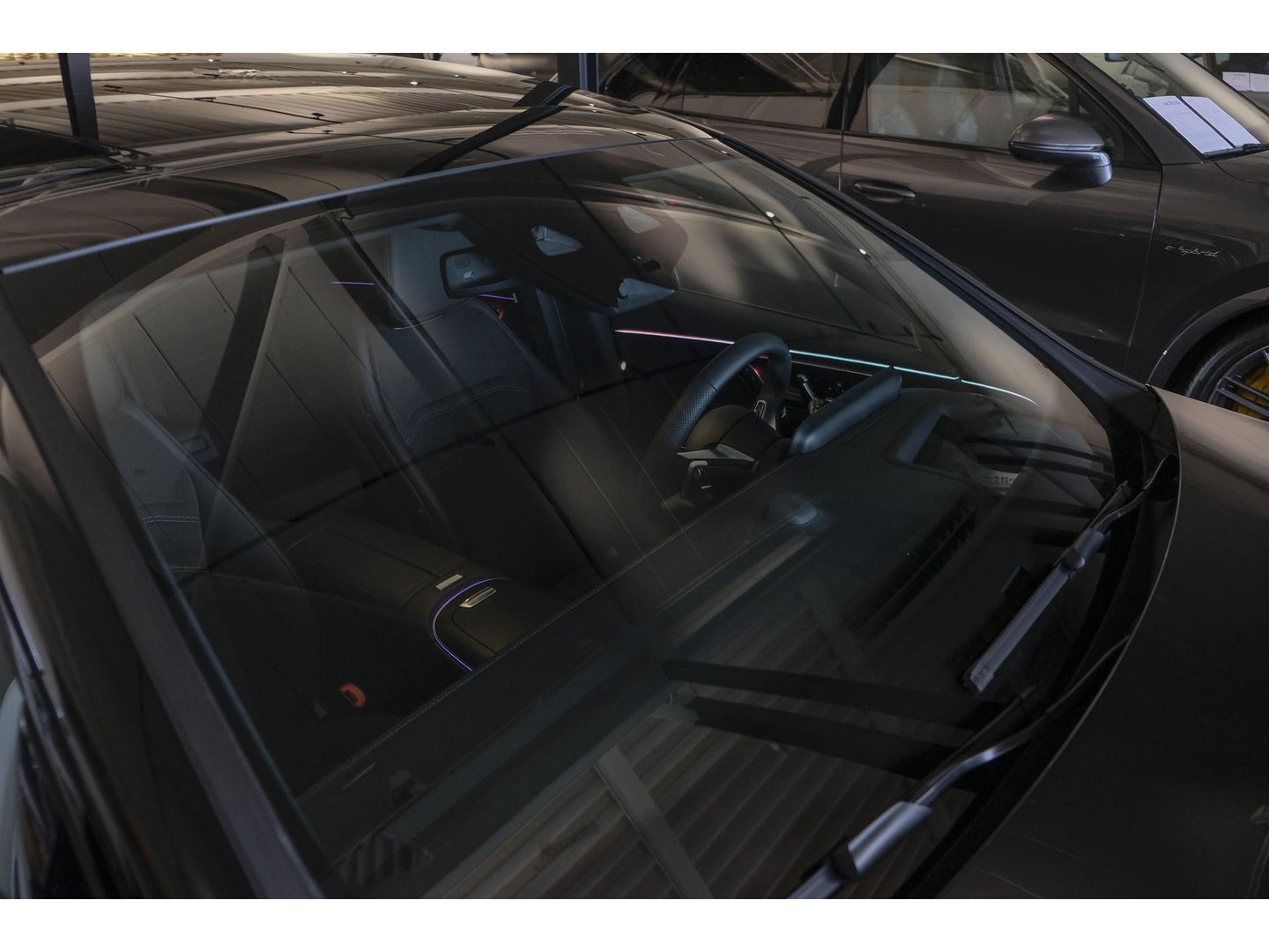 Mercedes-Benz E-Klasse E300e AMG 313pk Hybrid Panoramadak Hyperscreen Burmester 4D Night pakket NLauto NIEUW NIEUW NIEUW!!!
