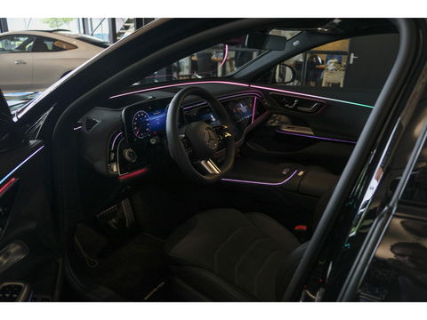 Mercedes-Benz E-Klasse E300e AMG 313pk Hybrid Panoramadak Hyperscreen Burmester 4D Night pakket NLauto NIEUW NIEUW NIEUW!!!