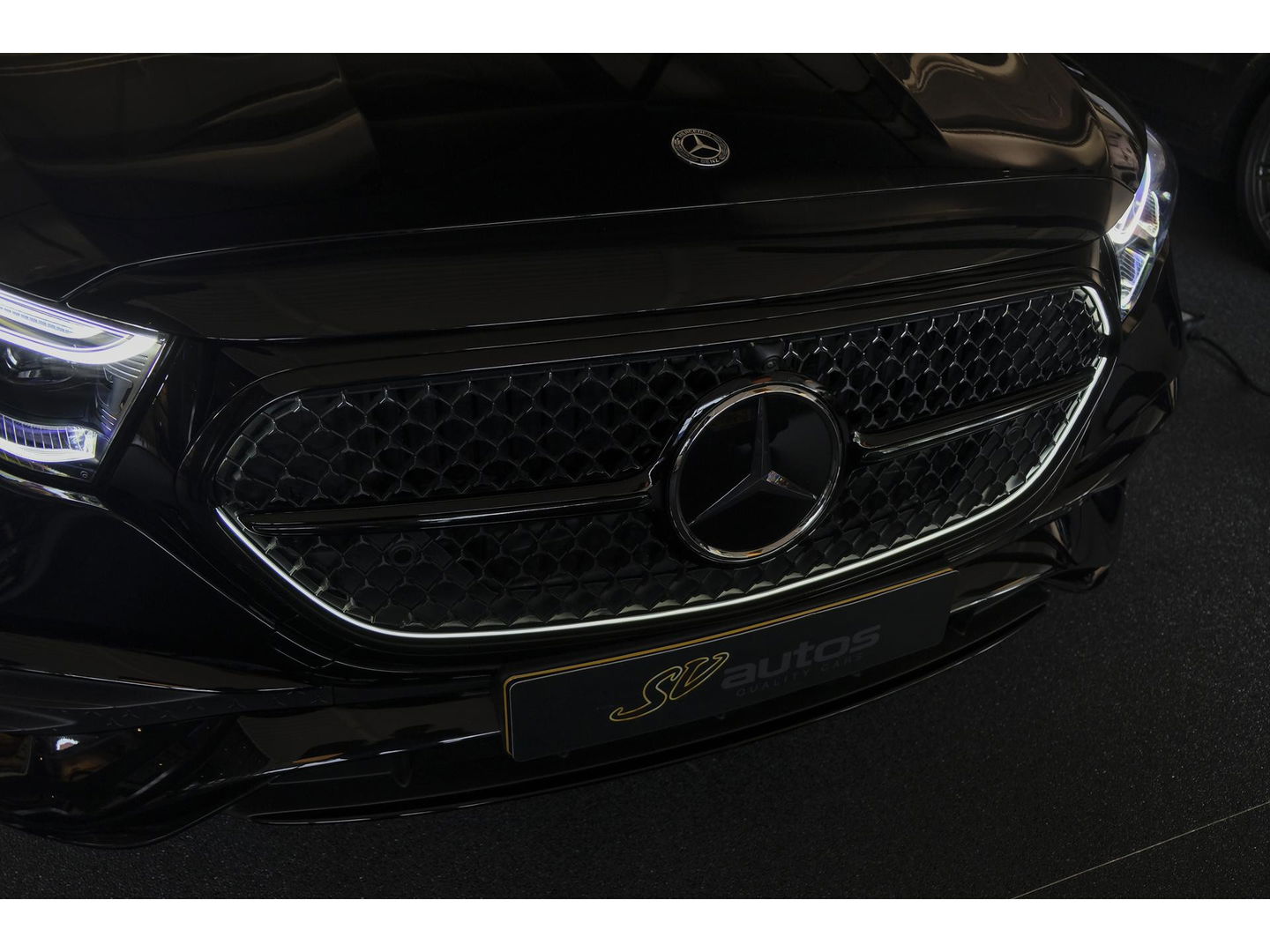 Mercedes-Benz E-Klasse E300e AMG 313pk Hybrid Panoramadak Hyperscreen Burmester 4D Night pakket NLauto NIEUW NIEUW NIEUW!!!