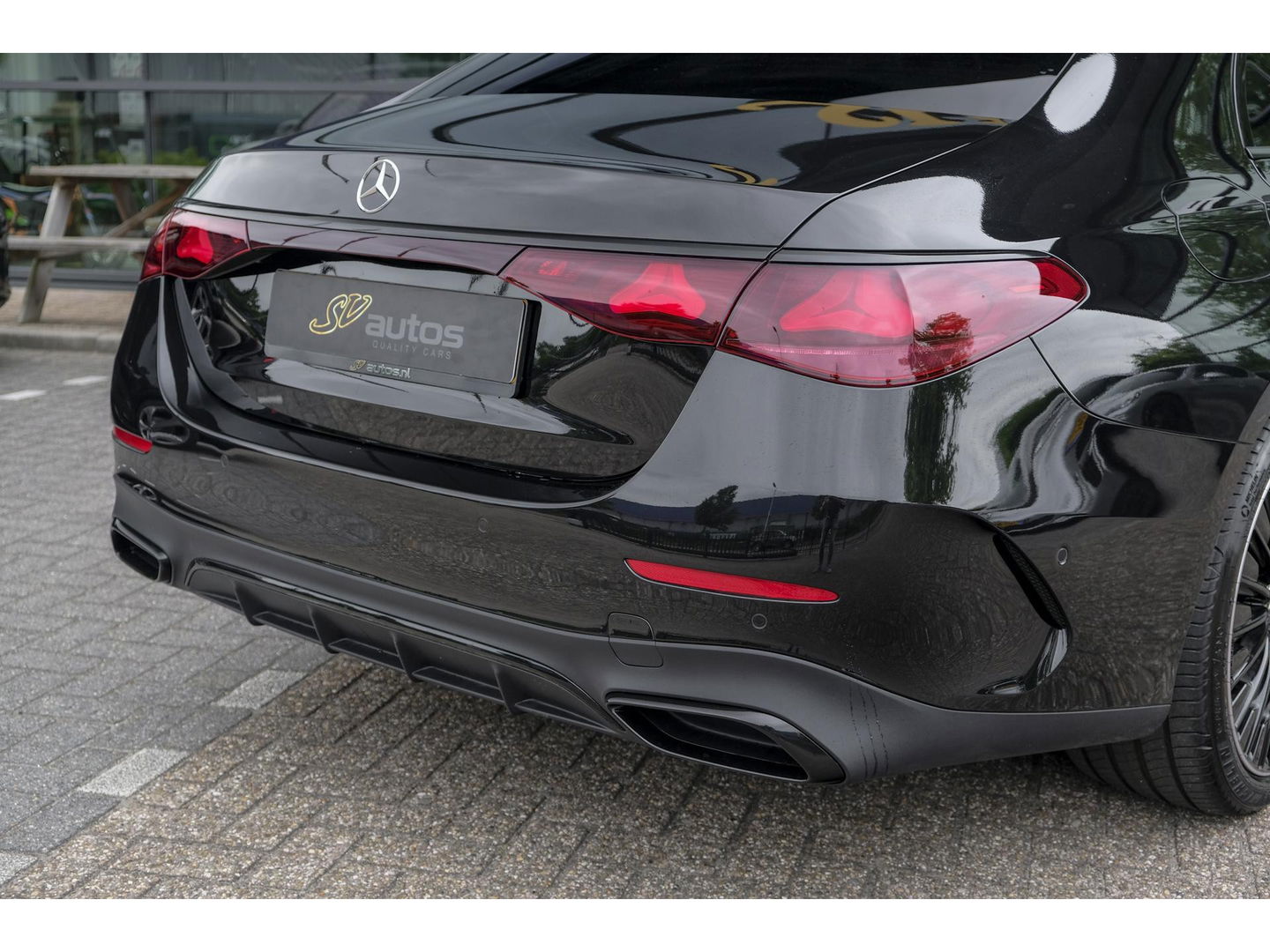 Mercedes-Benz E-Klasse E300e AMG 313pk Hybrid Panoramadak Hyperscreen Burmester 4D Night pakket NLauto NIEUW NIEUW NIEUW!!!