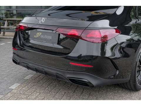 Mercedes-Benz E-Klasse E300e AMG 313pk Hybrid Panoramadak Hyperscreen Burmester 4D Night pakket NLauto NIEUW NIEUW NIEUW!!!