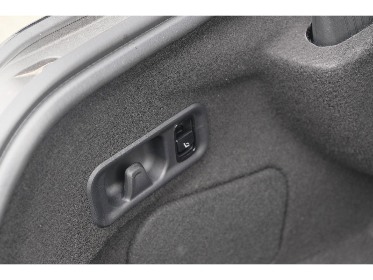 Mercedes-Benz E-Klasse E300e AMG 313pk Hybrid Panoramadak Hyperscreen Burmester 4D Night pakket NLauto NIEUW NIEUW NIEUW!!!