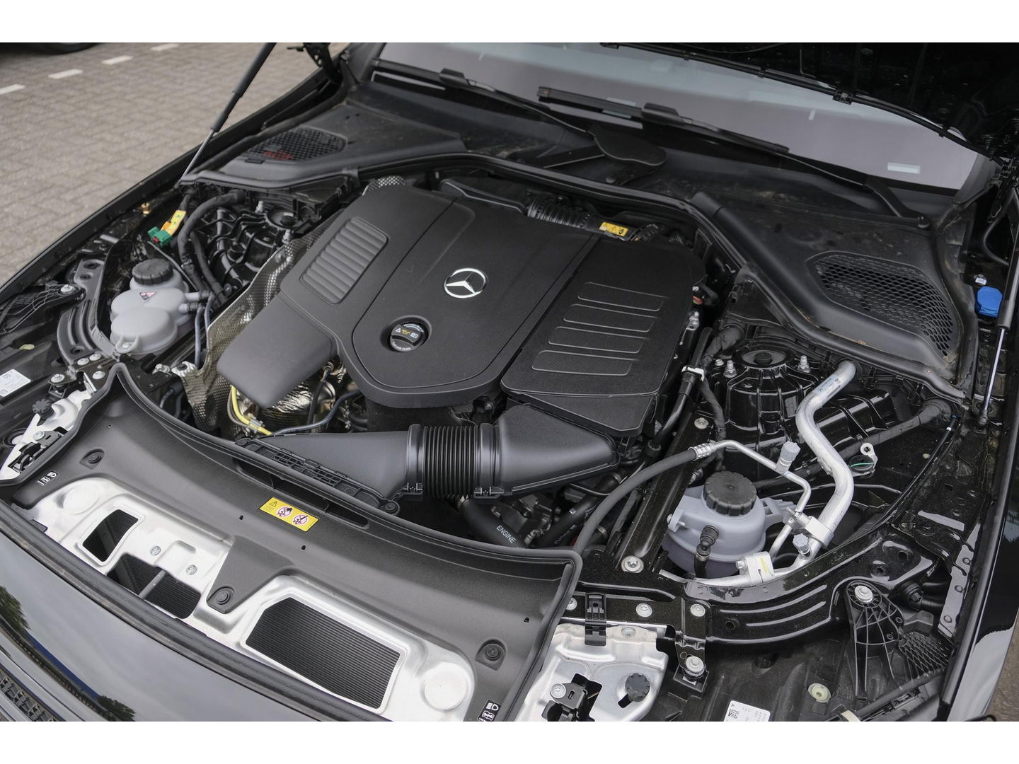 Mercedes-Benz E-Klasse E300e AMG 313pk Hybrid Panoramadak Hyperscreen Burmester 4D Night pakket NLauto NIEUW NIEUW NIEUW!!!
