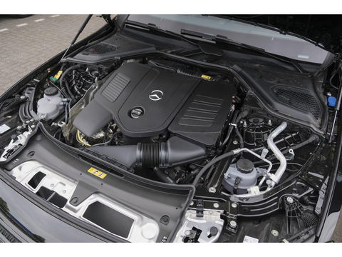 Mercedes-Benz E-Klasse E300e AMG 313pk Hybrid Panoramadak Hyperscreen Burmester 4D Night pakket NLauto NIEUW NIEUW NIEUW!!!