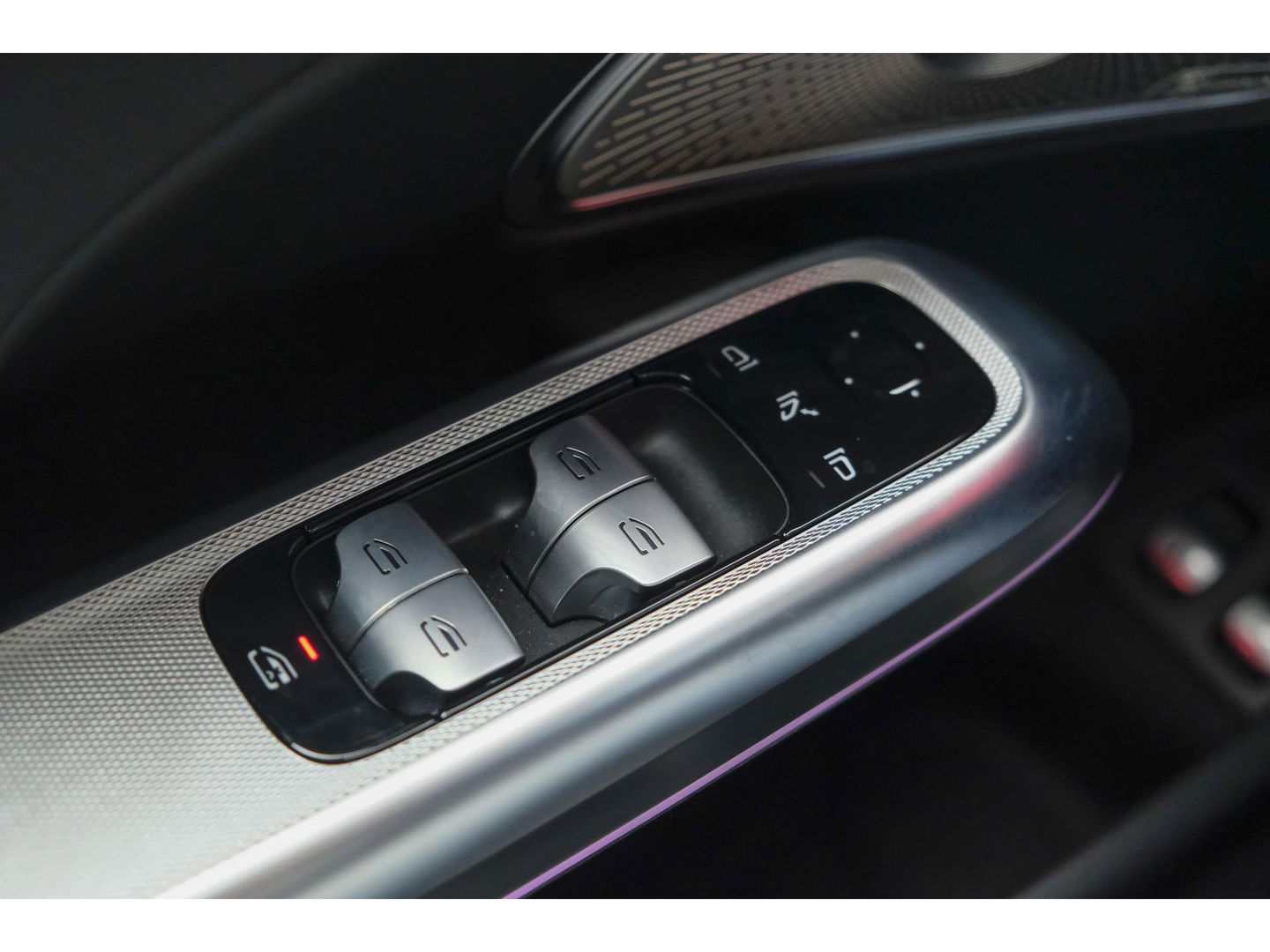 Mercedes-Benz E-Klasse E300e AMG 313pk Hybrid Panoramadak Hyperscreen Burmester 4D Night pakket NLauto NIEUW NIEUW NIEUW!!!