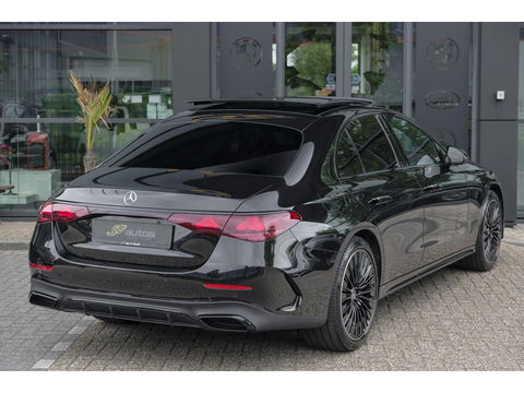 Mercedes-Benz E-Klasse E300e AMG 313pk Hybrid Panoramadak Hyperscreen Burmester 4D Night pakket NLauto NIEUW NIEUW NIEUW!!!