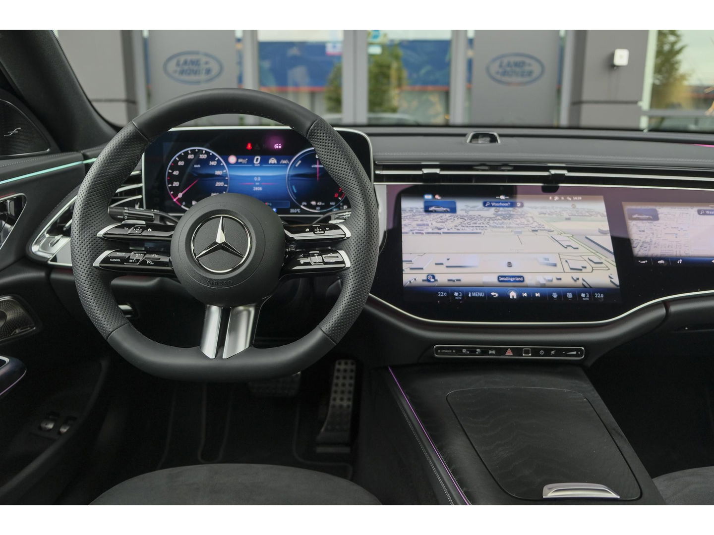 Mercedes-Benz E-Klasse E300e AMG 313pk Hybrid Panoramadak Hyperscreen Burmester 4D Night pakket NLauto NIEUW NIEUW NIEUW!!!