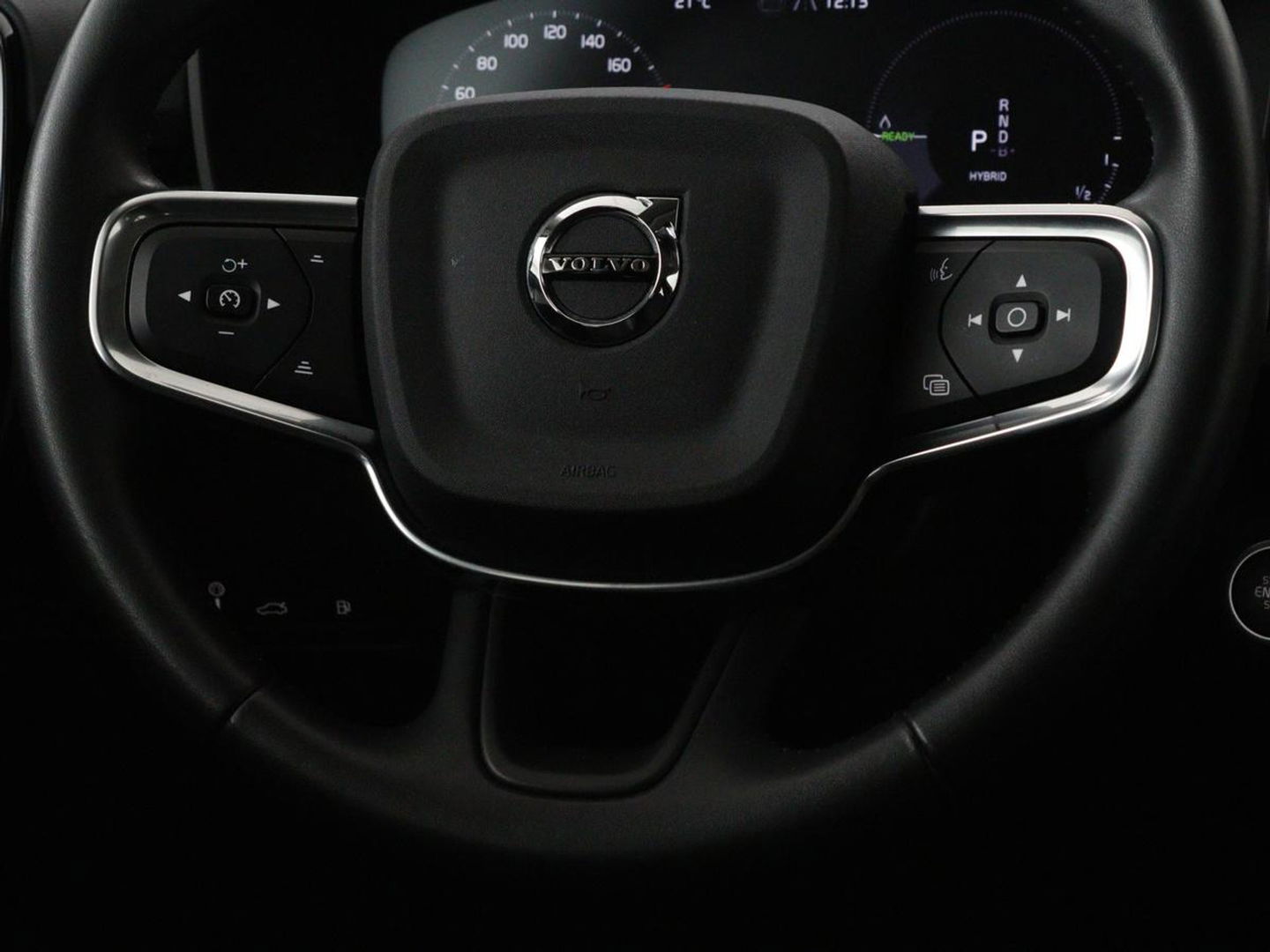 Volvo XC40 1.5 T5 Recharge Business Pro | Panoramadak | Stoel & stuurverwarming | Trekhaak | 360 camera | Adaptive cruise | Harman/Kardon | Carplay | Navigatie | Full LED
