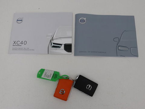 Volvo XC40 1.5 T5 Recharge Business Pro | Panoramadak | Stoel & stuurverwarming | Trekhaak | 360 camera | Adaptive cruise | Harman/Kardon | Carplay | Navigatie | Full LED