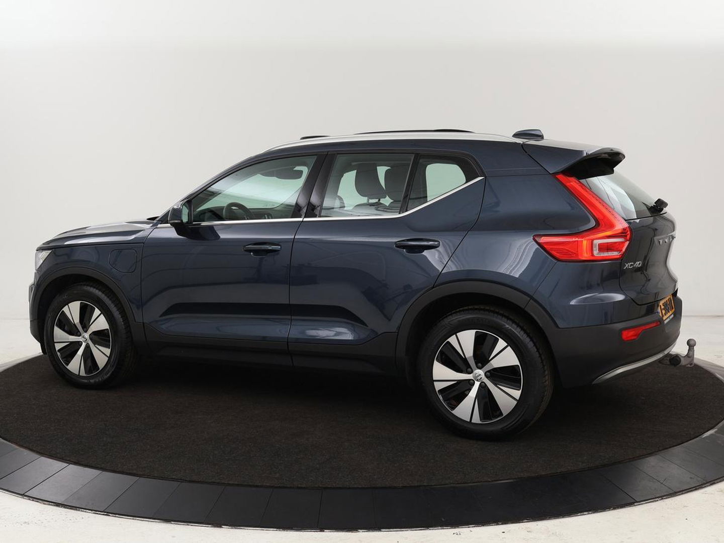 Volvo XC40 1.5 T5 Recharge Business Pro | Panoramadak | Stoel & stuurverwarming | Trekhaak | 360 camera | Adaptive cruise | Harman/Kardon | Carplay | Navigatie | Full LED