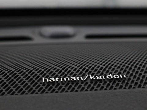 Volvo XC40 1.5 T5 Recharge Business Pro | Panoramadak | Stoel & stuurverwarming | Trekhaak | 360 camera | Adaptive cruise | Harman/Kardon | Carplay | Navigatie | Full LED