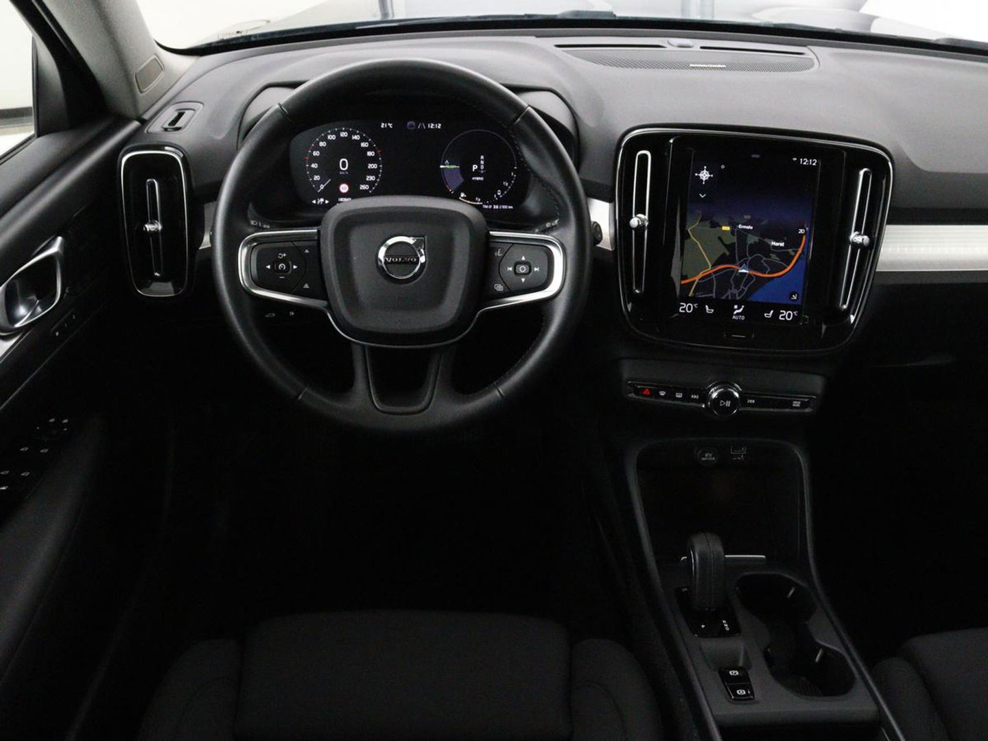 Volvo XC40 1.5 T5 Recharge Business Pro | Panoramadak | Stoel & stuurverwarming | Trekhaak | 360 camera | Adaptive cruise | Harman/Kardon | Carplay | Navigatie | Full LED