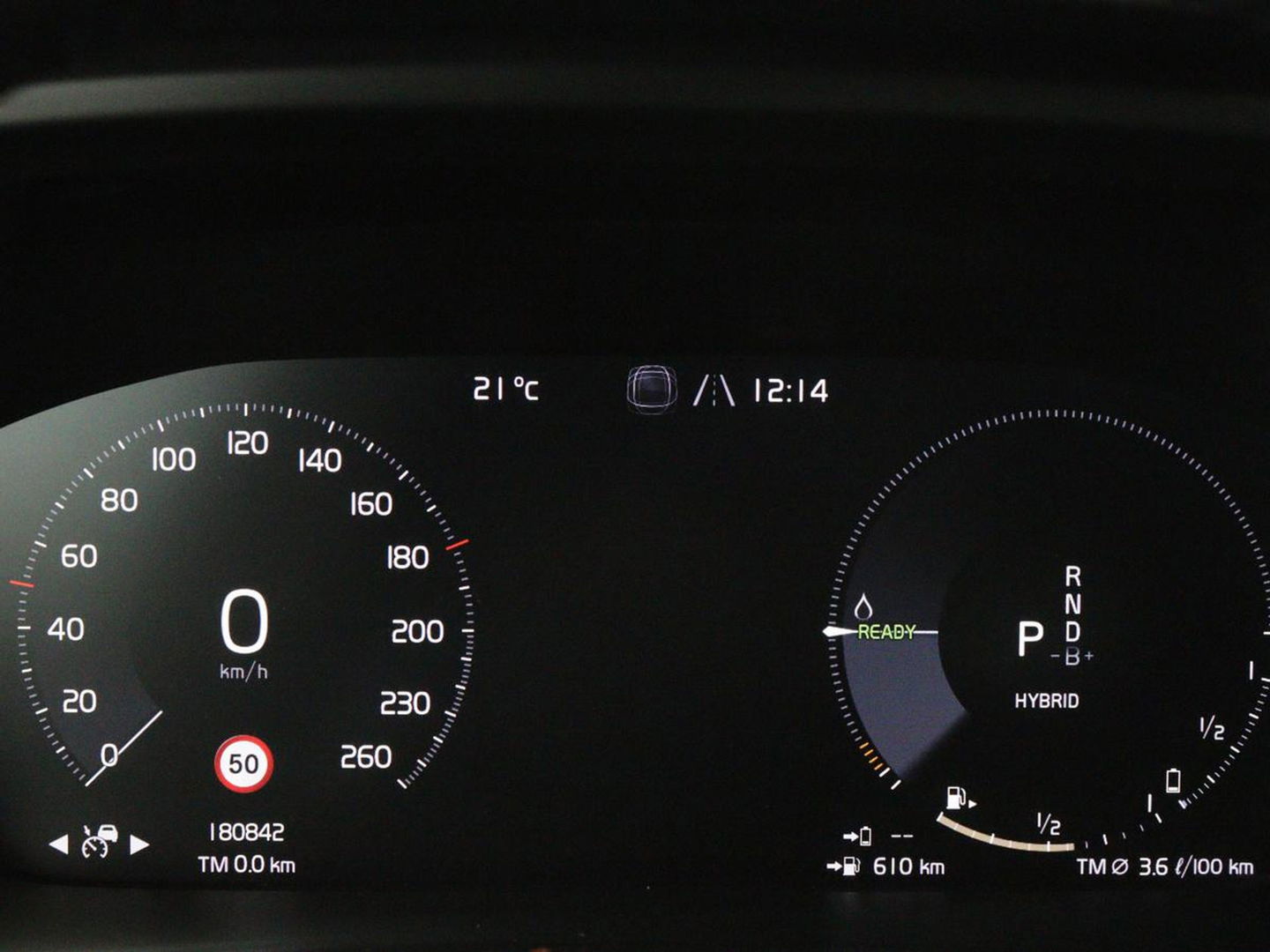 Volvo XC40 1.5 T5 Recharge Business Pro | Panoramadak | Stoel & stuurverwarming | Trekhaak | 360 camera | Adaptive cruise | Harman/Kardon | Carplay | Navigatie | Full LED