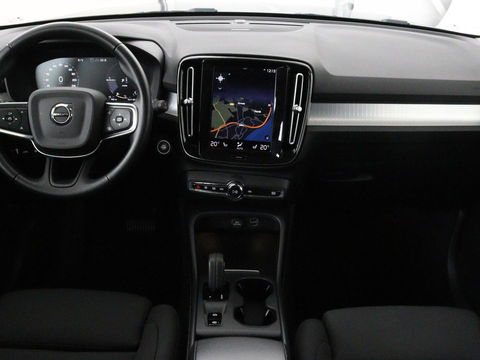 Volvo XC40 1.5 T5 Recharge Business Pro | Panoramadak | Stoel & stuurverwarming | Trekhaak | 360 camera | Adaptive cruise | Harman/Kardon | Carplay | Navigatie | Full LED
