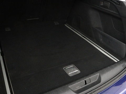 Peugeot 308 1.5 BlueHDi Executive | 1e eigenaar | Panoramadak | Carplay | Climate control | Navigatie | Parkeerhulp | Cruise control