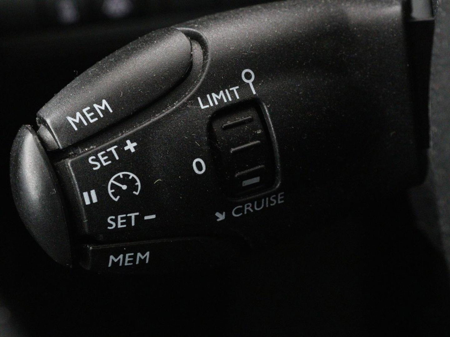 Peugeot 308 1.5 BlueHDi Executive | 1e eigenaar | Panoramadak | Carplay | Climate control | Navigatie | Parkeerhulp | Cruise control