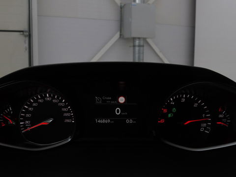 Peugeot 308 1.5 BlueHDi Executive | 1e eigenaar | Panoramadak | Carplay | Climate control | Navigatie | Parkeerhulp | Cruise control
