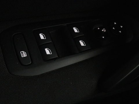 Peugeot 308 1.5 BlueHDi Executive | 1e eigenaar | Panoramadak | Carplay | Climate control | Navigatie | Parkeerhulp | Cruise control
