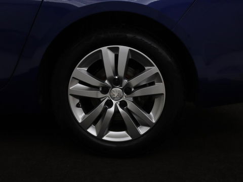 Peugeot 308 1.5 BlueHDi Executive | 1e eigenaar | Panoramadak | Carplay | Climate control | Navigatie | Parkeerhulp | Cruise control