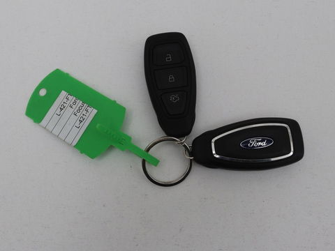 Ford Focus 1.0 EcoBoost ST Line | Stoel & stuurverwarming | Carplay | Navigatie | Climate control | Parkeerhulp | Cruise control | Bluetooth
