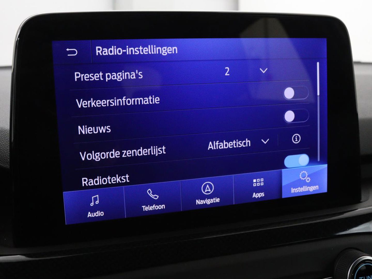 Ford Focus 1.0 EcoBoost ST Line | Stoel & stuurverwarming | Carplay | Navigatie | Climate control | Parkeerhulp | Cruise control | Bluetooth
