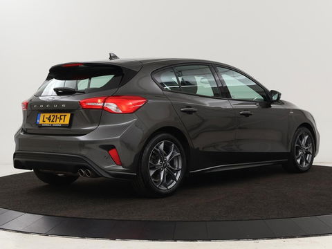 Ford Focus 1.0 EcoBoost ST Line | Stoel & stuurverwarming | Carplay | Navigatie | Climate control | Parkeerhulp | Cruise control | Bluetooth