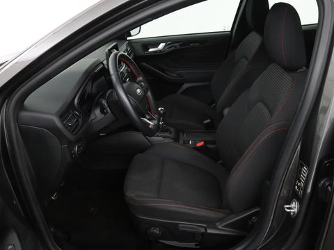 Ford Focus 1.0 EcoBoost ST Line | Stoel & stuurverwarming | Carplay | Navigatie | Climate control | Parkeerhulp | Cruise control | Bluetooth