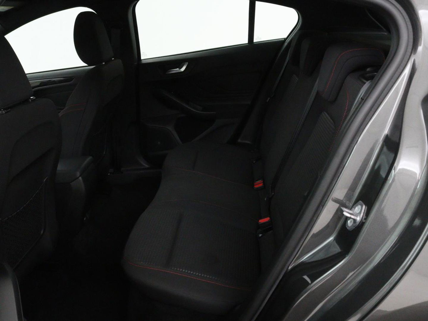Ford Focus 1.0 EcoBoost ST Line | Stoel & stuurverwarming | Carplay | Navigatie | Climate control | Parkeerhulp | Cruise control | Bluetooth