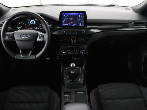 Ford Focus 1.0 EcoBoost ST Line | Stoel & stuurverwarming | Carplay | Navigatie | Climate control | Parkeerhulp | Cruise control | Bluetooth