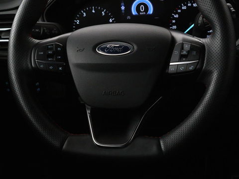 Ford Focus 1.0 EcoBoost ST Line | Stoel & stuurverwarming | Carplay | Navigatie | Climate control | Parkeerhulp | Cruise control | Bluetooth
