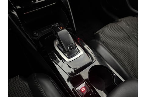 Peugeot 208 1.2 PureTech GT 131PK 360 Camera Sfeerverl. LED Carplay Clima Cruise Virtual Navi PDC 17"LMV
