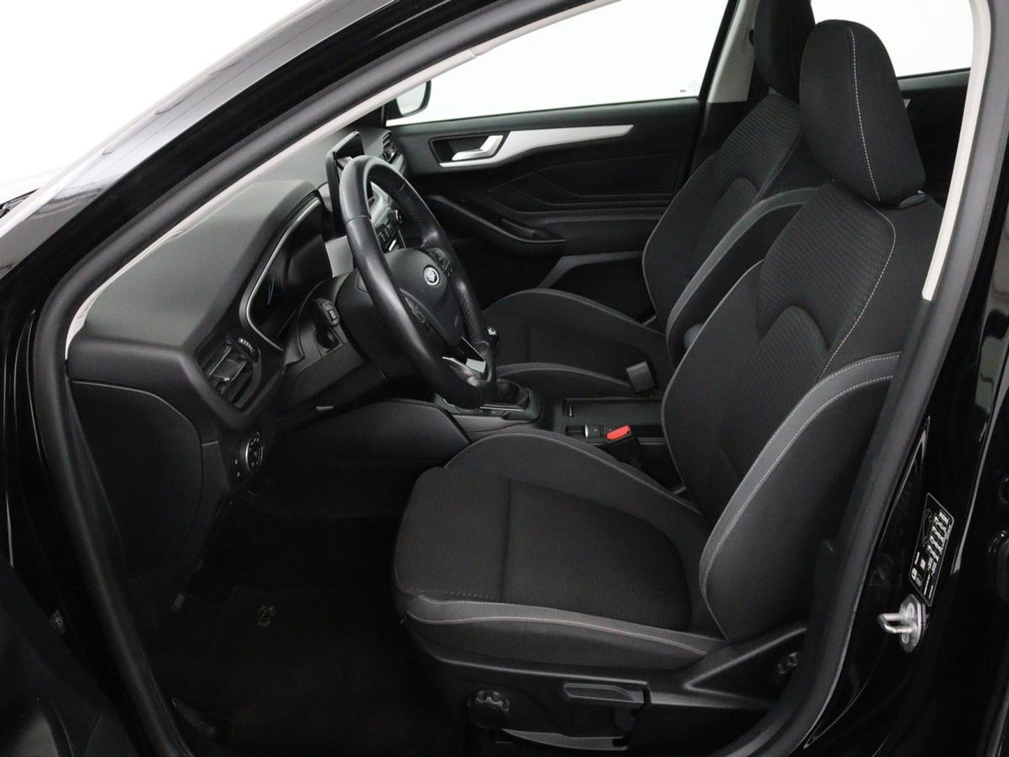 Ford Focus 1.0 EcoBoost Trend Edition Business | Carplay | Navigatie | Cruise control | Parkeerhulp | Airco | Bluetooth | Lichtmetalen velgen