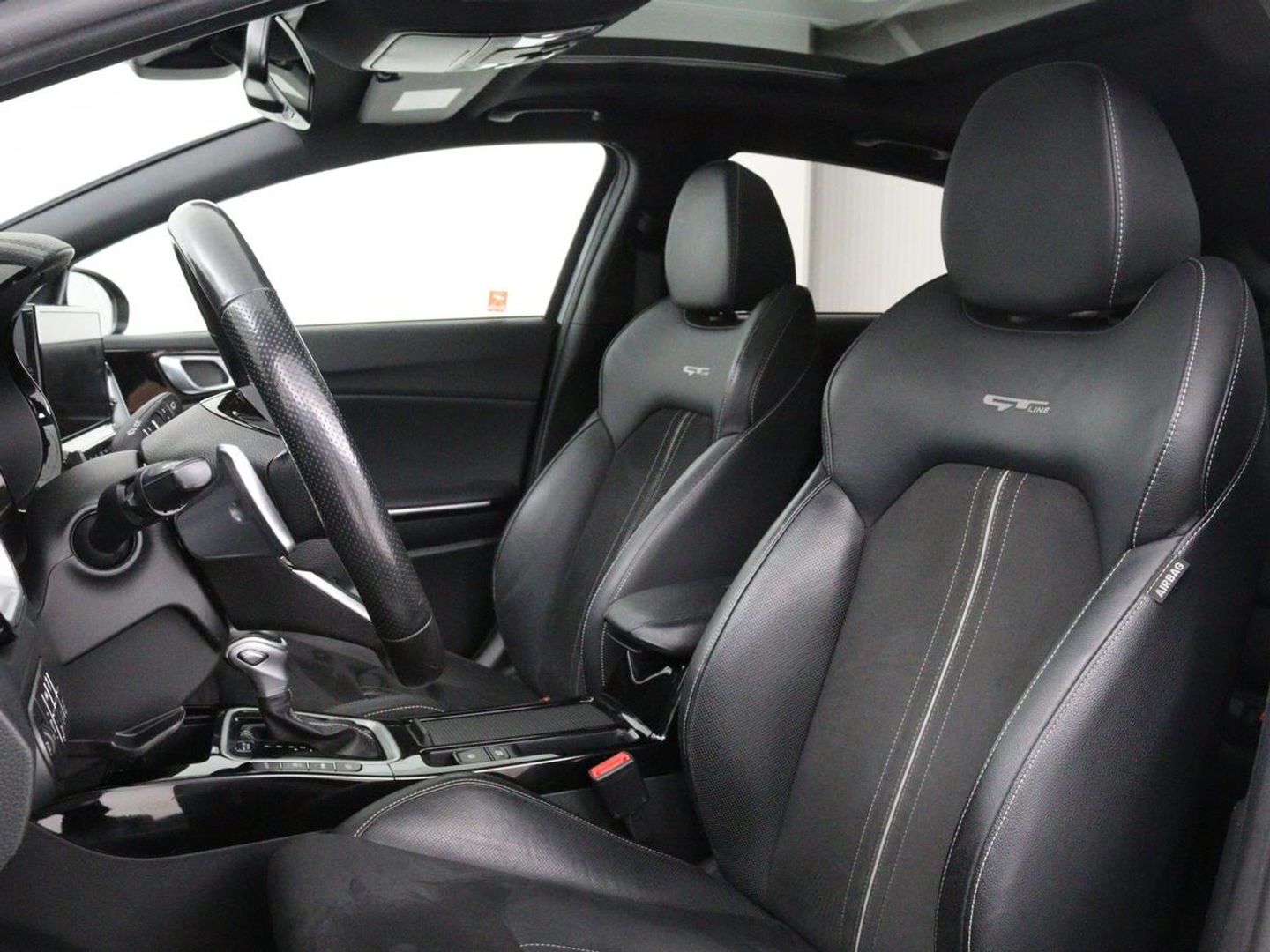 Kia ProCeed 1.5 T-GDi GT-Line | Panoramadak | Trekhaak | Stoel & stuurverwarming | Adaptive cruise | Camera | Carplay | Leder/Alcantara | Full LED | Navigatie | Keyless