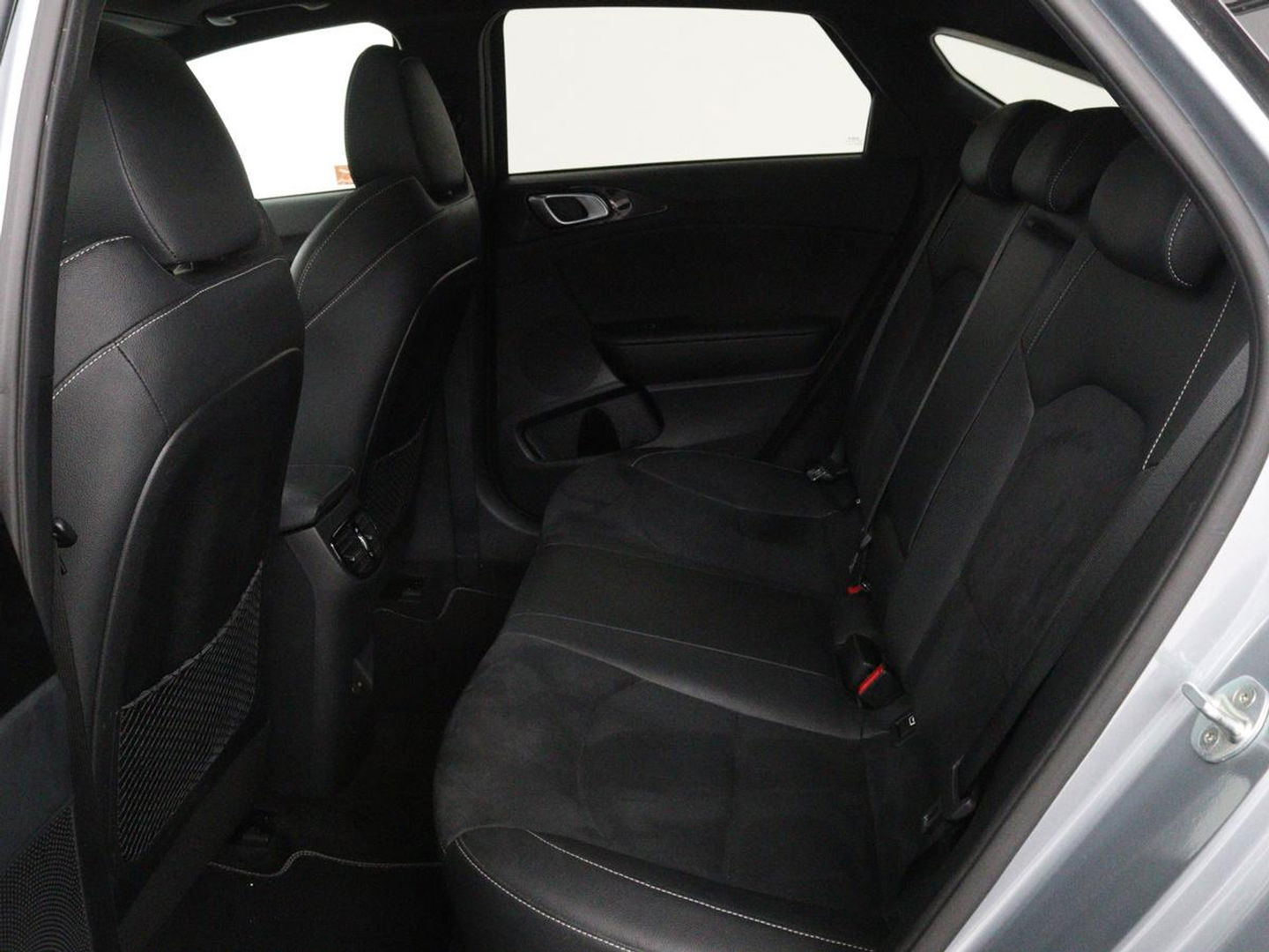 Kia ProCeed 1.5 T-GDi GT-Line | Panoramadak | Trekhaak | Stoel & stuurverwarming | Adaptive cruise | Camera | Carplay | Leder/Alcantara | Full LED | Navigatie | Keyless