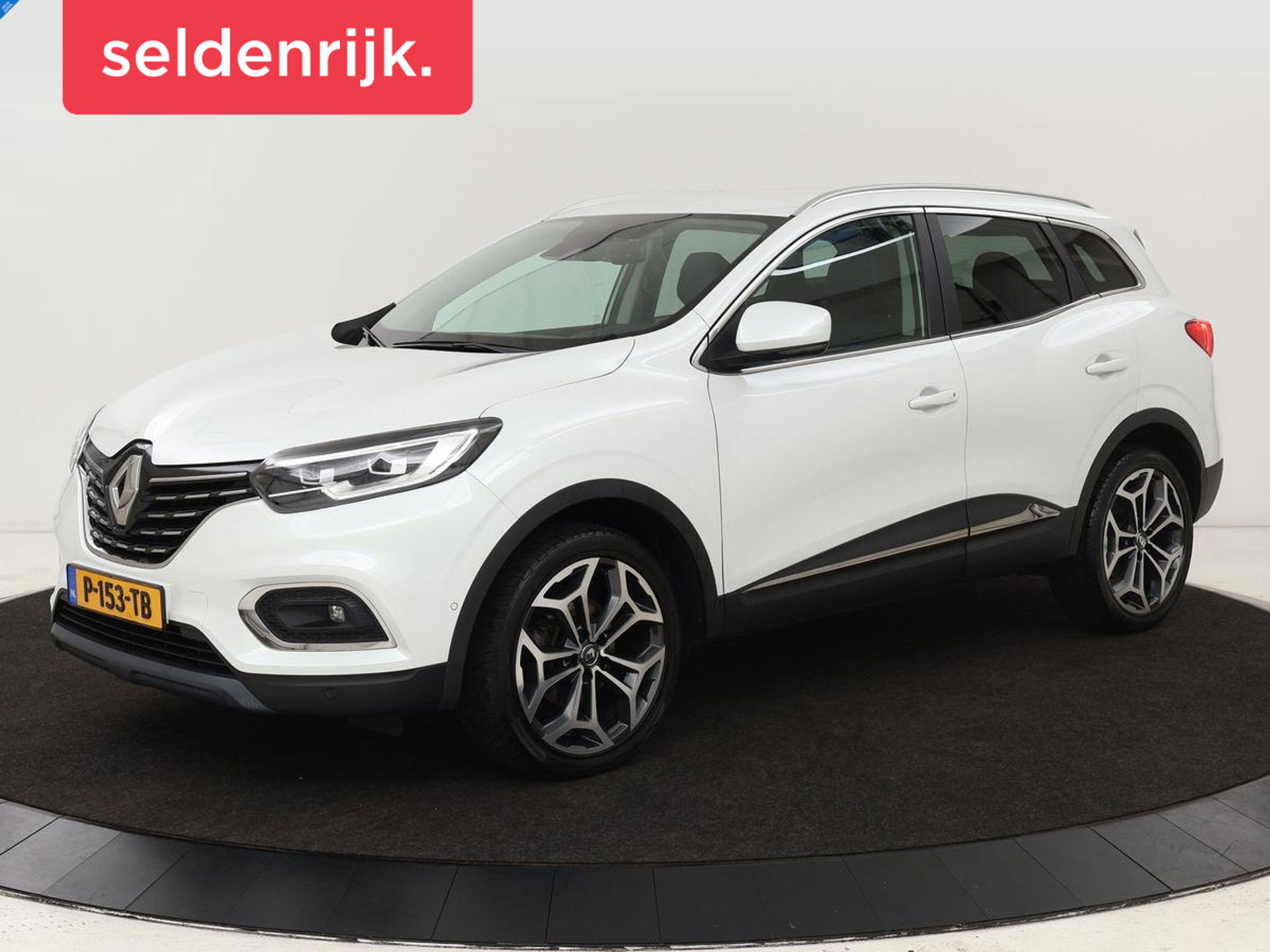 Renault Kadjar 1.3 TCe Techno | Automaat | Stoelverwarming | Trekhaak | Carplay | Camera | Half leder | Keyless | Full LED
