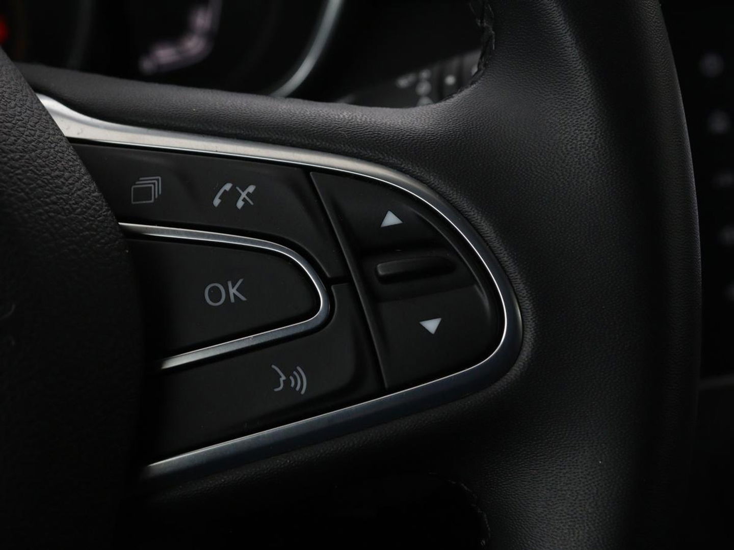 Renault Kadjar 1.3 TCe Techno | Automaat | Stoelverwarming | Trekhaak | Carplay | Camera | Half leder | Keyless | Full LED