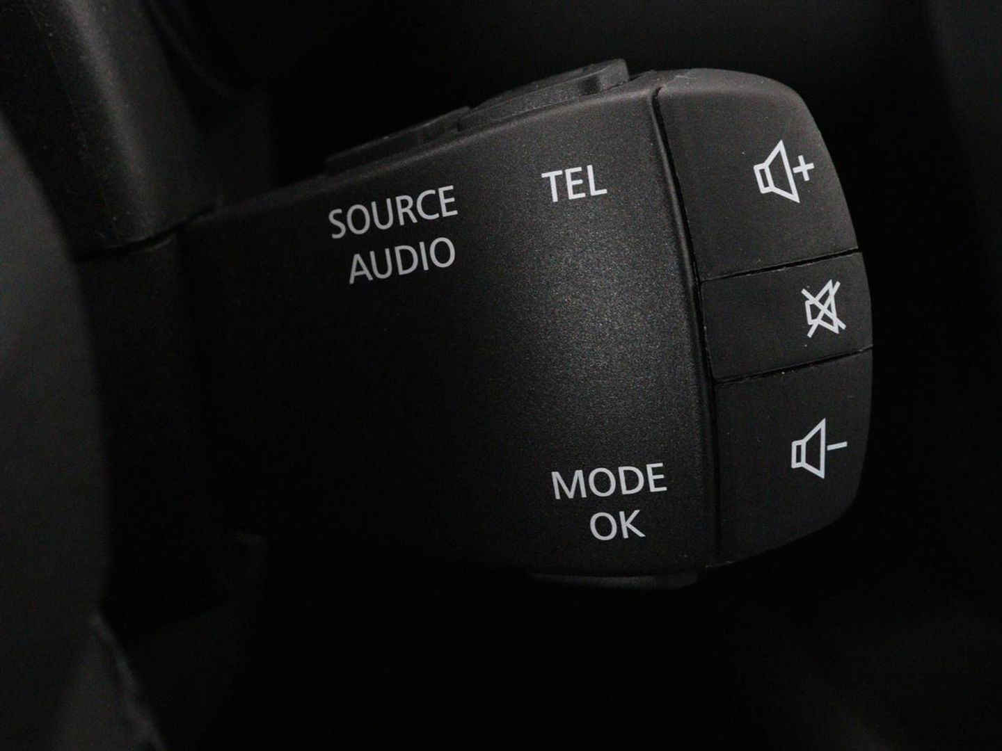 Renault Kadjar 1.3 TCe Techno | Automaat | Stoelverwarming | Trekhaak | Carplay | Camera | Half leder | Keyless | Full LED