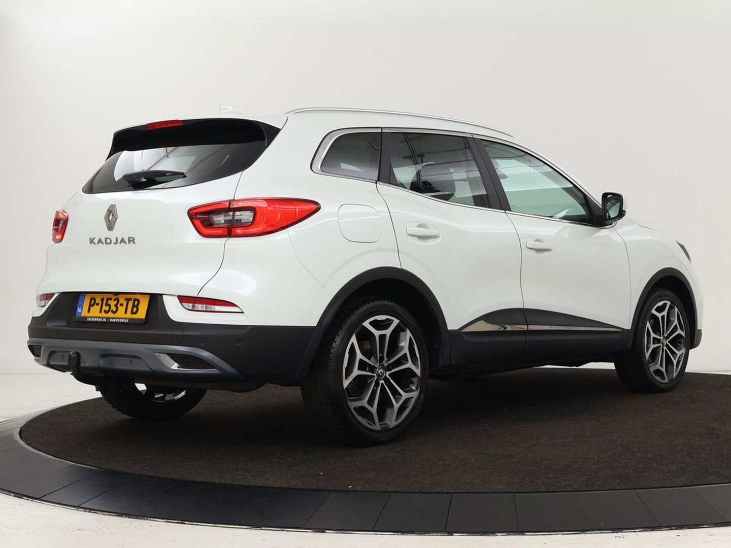 Renault Kadjar 1.3 TCe Techno | Automaat | Stoelverwarming | Trekhaak | Carplay | Camera | Half leder | Keyless | Full LED