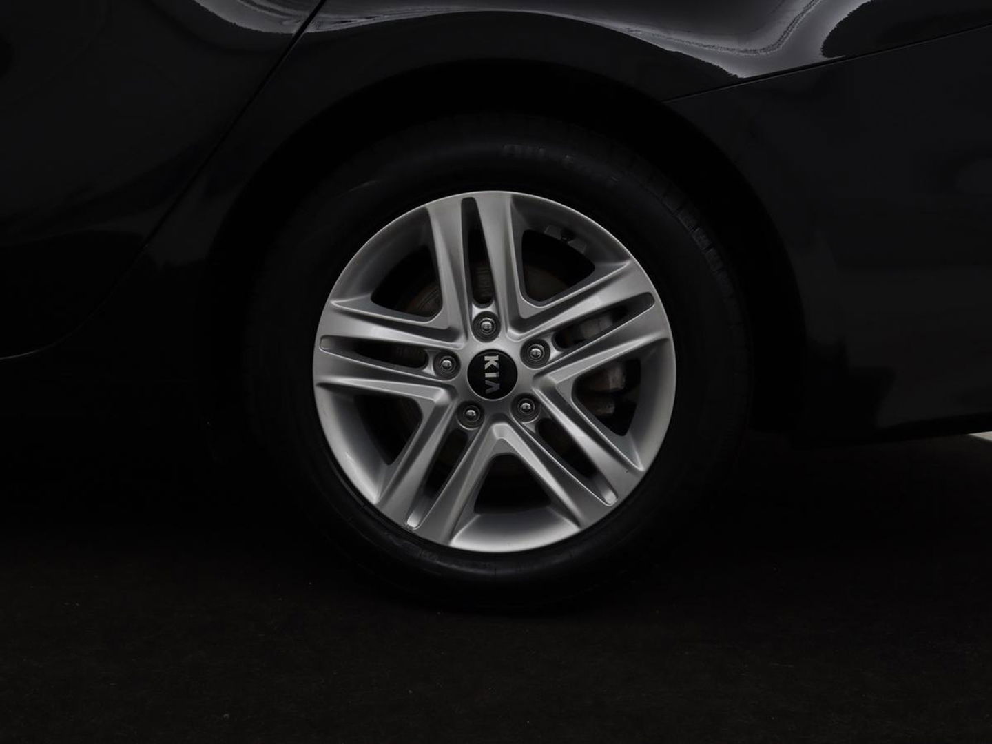 Kia Ceed 1.0 T-GDi DynamicLine | Trekhaak | Carplay | Camera | Parkeerhulp | Cruise control | Climate control | LED | Bluetooth